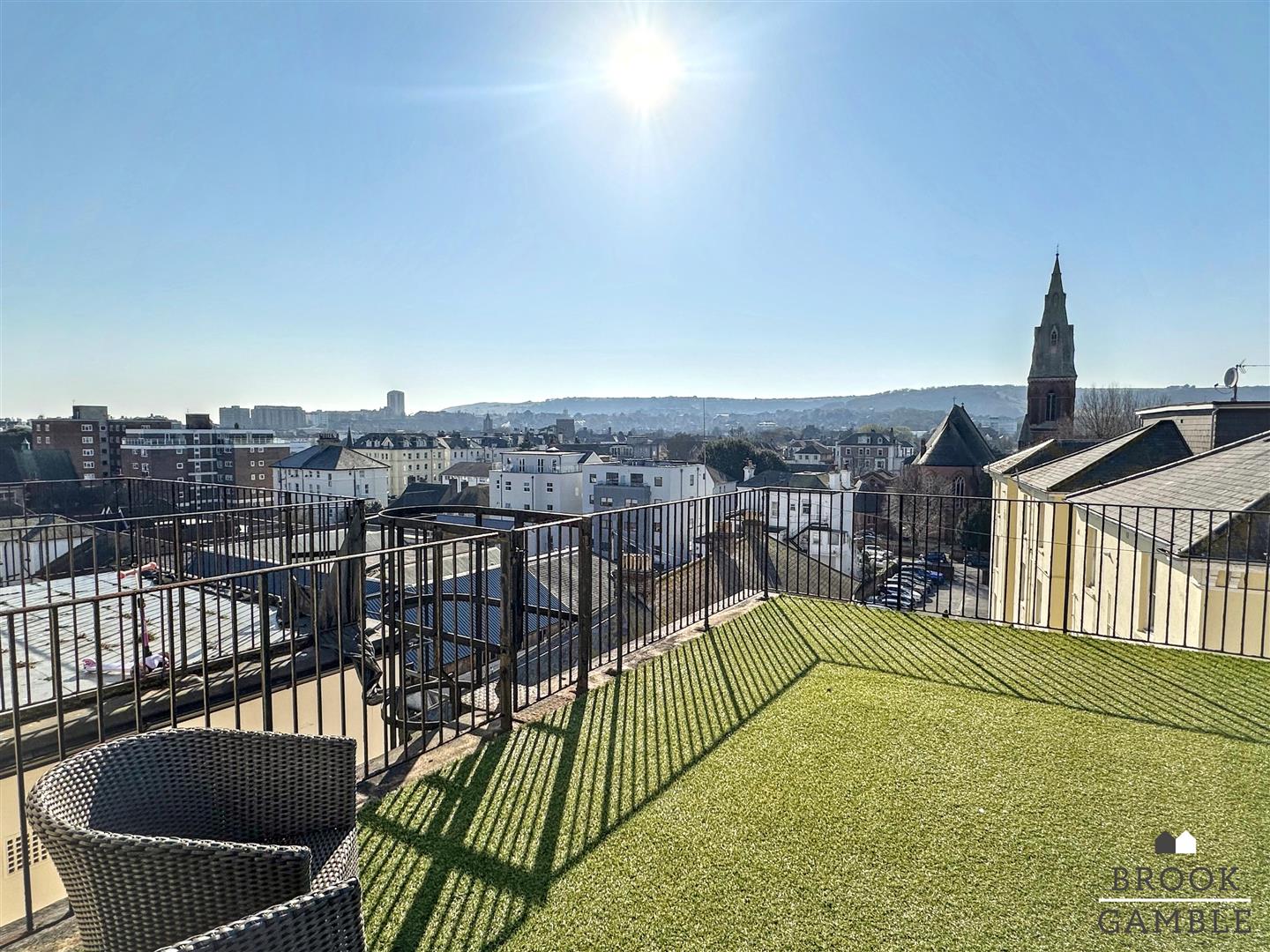 2 Bedroom Apartment - Purpose Built for Sale: £169,950. Sussex Mansions in Eastbourne, East Sussex